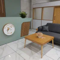 همکاری با اپراتور لیزر و فیشیال کار درکلینیک پزشک