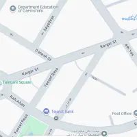 همکار در فروشگاه مواد غذایی مرکز شهر