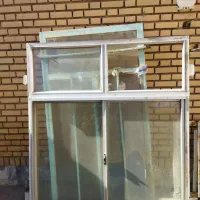 سه عدد پنجره آلومینیوم سالم همراه با شیشه نصف قیمت