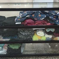 ویترین شیشه ای
