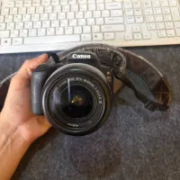 Canon 200D با لنز 18-55 فقط ۸ هزار شات .در حد نو
