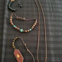 دستبند و گردنبند