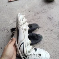 کفش فوتبال چمن|کیف، کفش، کمربند|رشت, چله خانه|دیوار