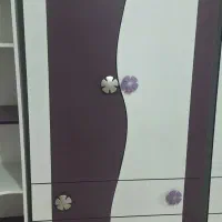 کمد و تخت خواب و کتابخانه