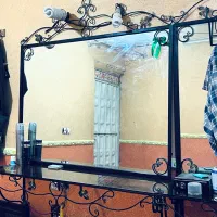 آینه آرایشگاهی