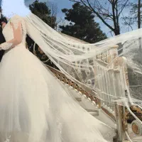 لباس عروس یک شب پوشیده شده