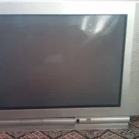 سه دستگاه تلویزیون