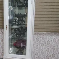 بوفه و گلدان نو وبدون ایراد.داخل عکس هم مشخص هست