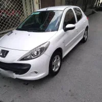 خودرو ۲۰۷ سفید