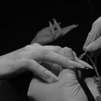 ناخنکار کاشت ناخن طراحی مدرک آموزش