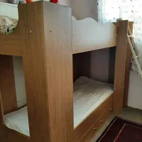 تخت دوطبقه چوبی سالم