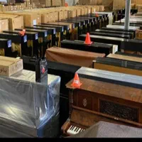 پیانو دیواری با طراحی شیک