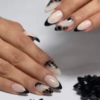 دستیار ناخ