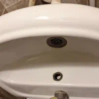 روشویی  با شیر اب کارکرده