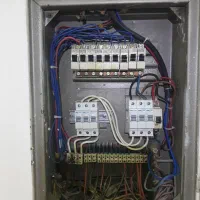 برقکار برق کارسیار برق ساختمان هالوژن لوستر