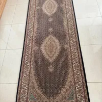 سه عدد فرش به فروش می‌رسد