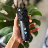 میکروفن کاملا نو