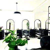 اجاره صندلی ،میز،تخت در سالن زیبایی