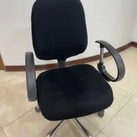 صندلی چرخ دار دارای جک تنظیم ارتفاع