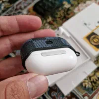 ایرپاد 3 با کارتن و گارد در حد نو