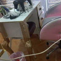 یک میز ناخن سالم وصندلی چرخدار سالم بفروش میرود|صندلی و نیمکت|محمدشهر, محمدشهر|دیوار