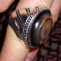 انگشتر با سنگ معدنی اصلی