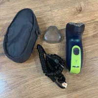 ریش تراش فیلیپس تمیز همراه با کیف