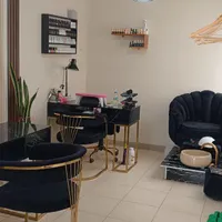ناخن کار.رنگ کار.فشیال کار