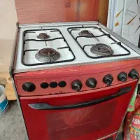 دو عدد بخاری گازی و یک عدد اجاق گاز پن