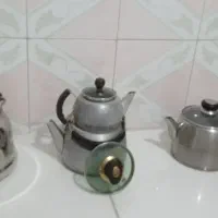 تعدادی کتری خارجی چدن وظروف بلورواکروپال باتوضیحات
