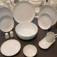 شاگرد ( فروشگاه ظروف چینی )