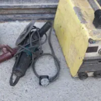 بنایی ،سیمانکاری، جوشکاری و برق کاری