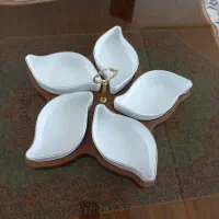 ظرف اردر خوری شیک و پیاله هاش چینی هست سفالی نیست