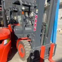 لیفتراک ۳ تن دیزلی آرکا مدل ۱۴۰۲