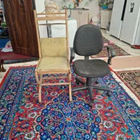 دوعدد صندلی