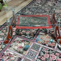 جلو مبلی تمیز سالم شیشه‌ای