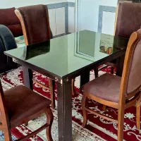 میزناهارخوری ۴ نفره  در حد نو بسیار تمیز