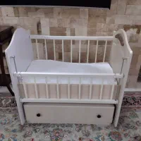 تخت کنار مادر گهواره ای