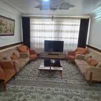 مبل راحتی ۸نفره با جلو مبلی و ۴تا میز عسلی