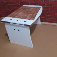 دو عدد میز تحریر  و میز چوبی بزرگ