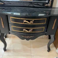 آینه ایستاده و کشوش