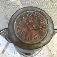 فانوس نفتی ، زنگوله ، دالاق و فلزات قدیمی|کلکسیون اشیاء عتیقه|شهرکرد, |دیوار