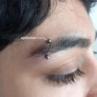 خدمات پیرسینگ و میکرودمال حرفه ای