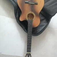 گیتار نو تمیز سالم