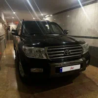 تویوتا لندکروزر ۸ سیلندر