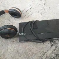 انتن لالی و هدفون