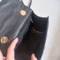 کیف مجلسی|کیف، کفش، کمربند|رشت, کوی جام جم|دیوار