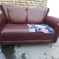 مبل راحتی چرم و تمام وسایل خونه