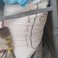 آرد گندم سفید به فروش می‌رسد