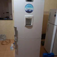 تعمیر انواع یخچال خانگی و فروشگاهی